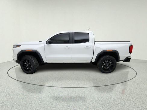 Used 2025 GMC Canyon AT4 w/ Technology Plus Package AWD/4WD image 14
