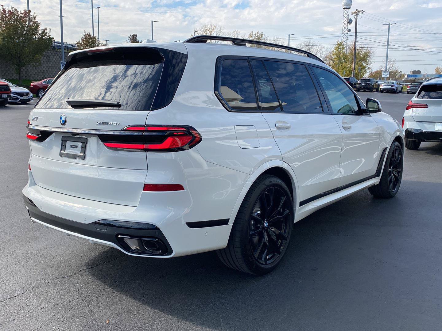 Used 2027 BMW X7 xDrive40i AWD/4WD image 3