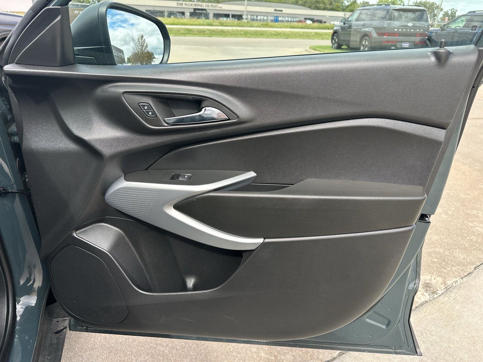 Used 2026 Chevrolet Trax LS FWD image 27