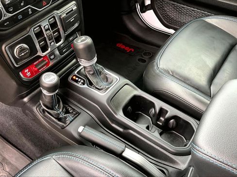 Used 2022 Jeep Wrangler Unlimited Rubicon 4xe w/ Cold Weather Group image 17