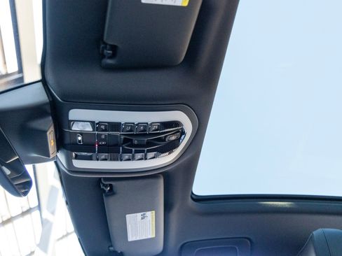 New 2026 Porsche Macan image 29