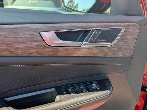 Used 2025 Volkswagen Atlas SEL Premium R-Line image 15