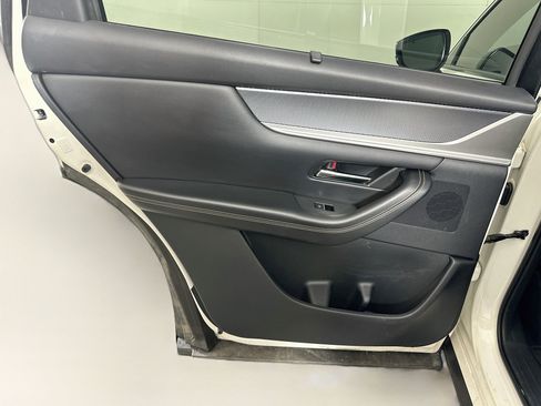 Used 2024 MAZDA CX-90 Plug-In Hybrid w/ Premium Plus AWD/4WD image 28