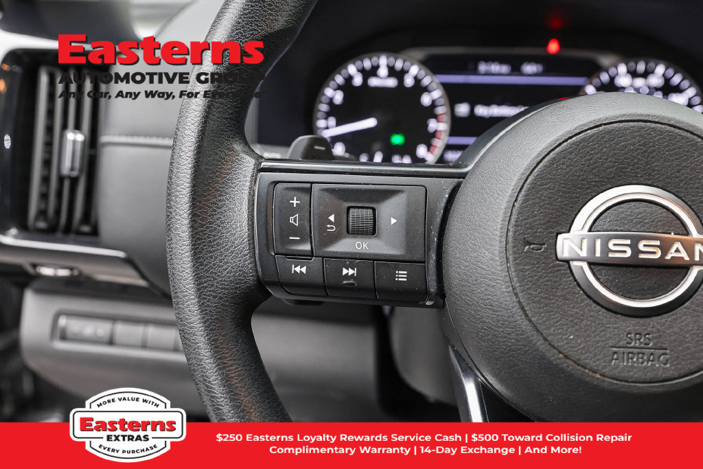 Used 2024 Nissan Pathfinder S AWD/4WD image 16