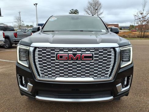 Used 2023 GMC Yukon XL Denali w/ LPO, Floor Liner Package image 2
