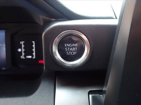 Used 2025 Toyota 4Runner SR5 AWD/4WD image 21