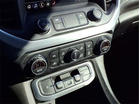 Used 2023 GMC Acadia SLE w/ Driver Convenience Package image 8