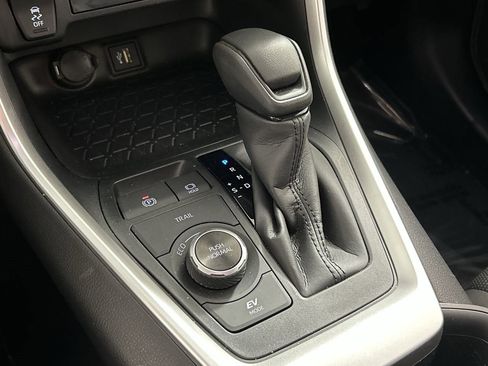 Used 2025 Toyota RAV4 LE image 15