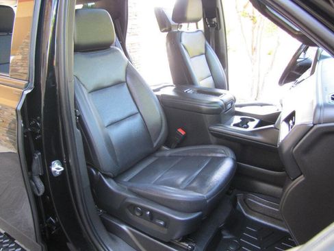 Used 2021 Chevrolet Tahoe Z71 w/ Luxury Package image 27