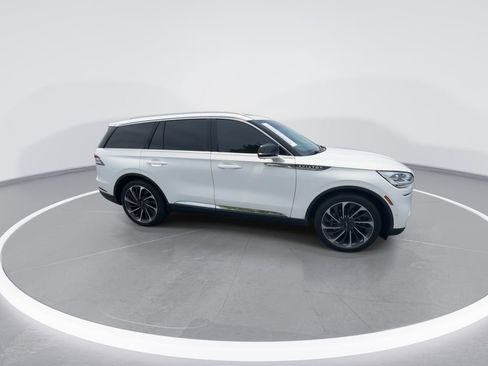 Used 2024 Lincoln Aviator Reserve w/ Equipment Group 201A AWD/4WD image 2