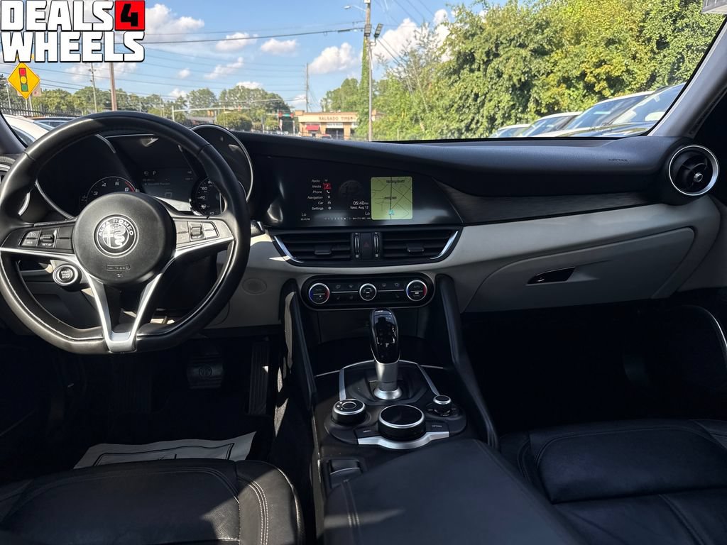 Used 2018 Alfa Romeo Giulia AWD image 12