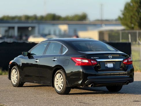 Used 2017 Nissan Altima 2.5 S w/ Power Driver Seat Package FWD image 10