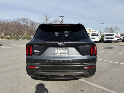 Used 2021 Kia Sorento S w/ Panoramic Sunroof Package image 6