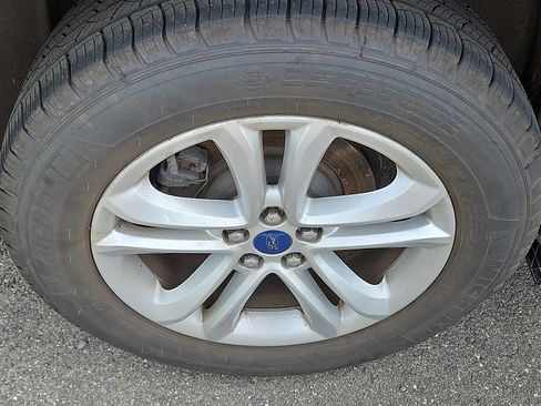 Used 2019 Ford Edge SEL AWD/4WD image 11