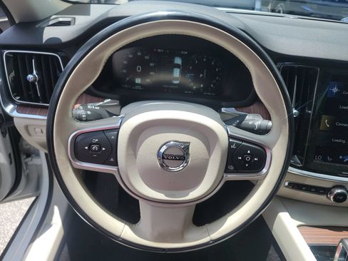 Used 2022 Volvo S60 B5 Inscription AWD/4WD image 3