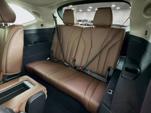 Used 2023 Acura MDX SH-AWD w/ Advance Package image 30