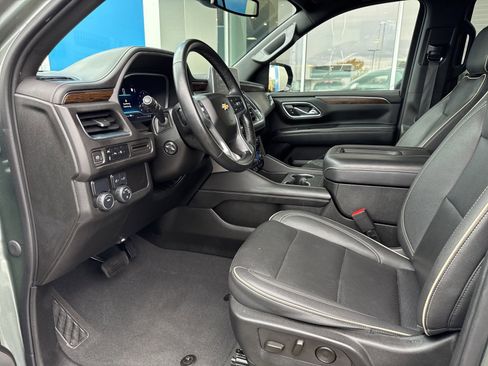 Used 2023 Chevrolet Suburban Premier image 21