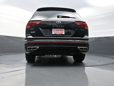 Used 2022 Volkswagen Tiguan SEL R-Line image 36