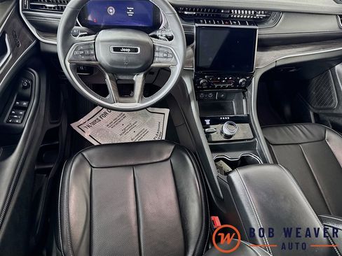 Used 2024 Jeep Grand Cherokee Limited w/ Luxury Tech Group II image 24