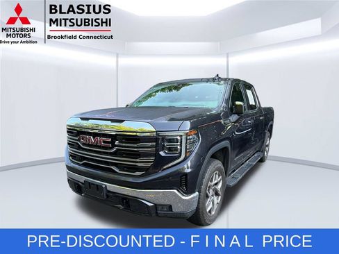 Used 2023 GMC Sierra 1500 SLT w/ SLT Premium Package AWD/4WD image 3