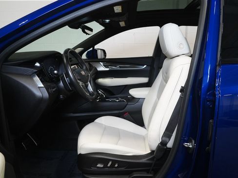 Used 2023 Cadillac XT5 Sportv w/ Technology Package AWD/4WD image 11