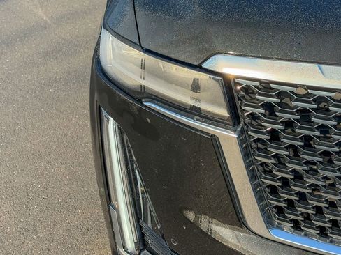 Used 2023 Cadillac Escalade Premium Luxury image 5