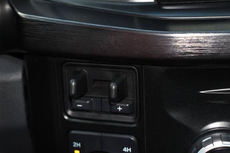 Used 2023 Ford F350 Lariat w/ FX4 Off-Road Package AWD/4WD image 22