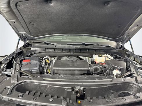 Used 2022 Chevrolet Suburban RST w/ Sport Performance Package image 25