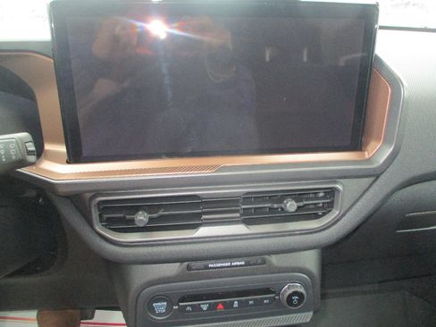 Used 2025 Ford Bronco Sport Outer Banks w/ Outer Banks Tech Package+ AWD/4WD image 5