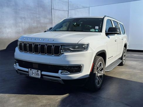 Certified 2024 Jeep Wagoneer L Series II w/ Flexible Seating Group image 15