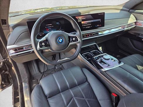Used 2025 BMW i7 xDrive60 AWD/4WD image 13
