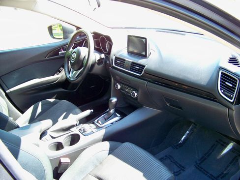 Used 2014 MAZDA MAZDA3 i Touring w/ Technology Package FWD image 30