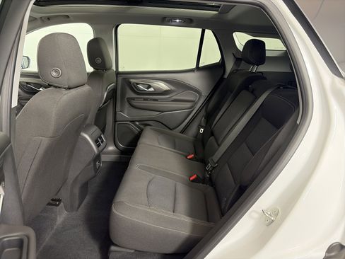 Used 2023 GMC Terrain SLE w/ Driver Convenience Package image 8