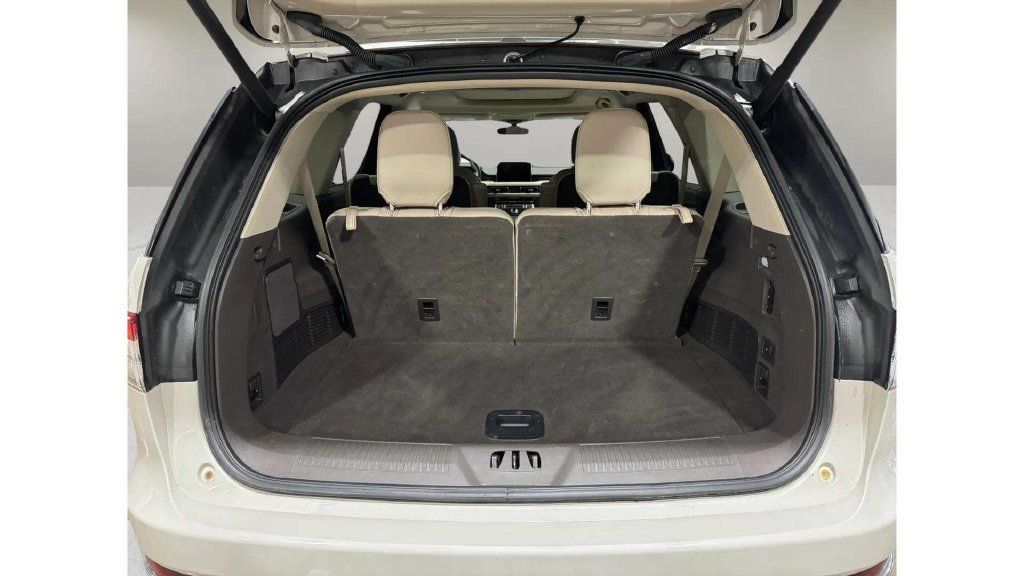 Used 2023 Lincoln Aviator Reserve w/ Equipment Group 201A AWD/4WD image 28