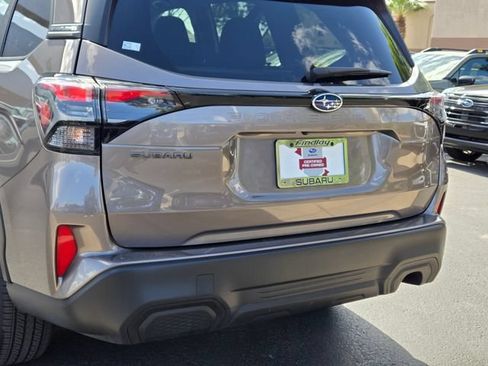 Used 2025 Subaru Forester Premium AWD/4WD image 5