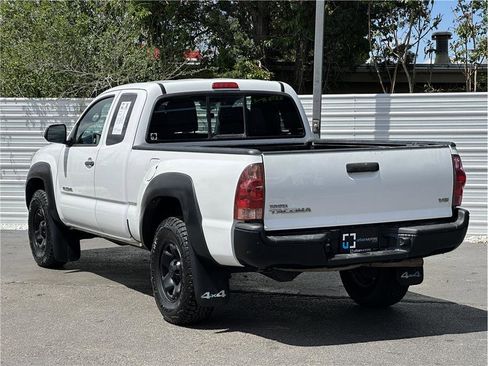 Used 2015 Toyota Tacoma 4x4 Access Cab V6 w/ Convenience Package image 12