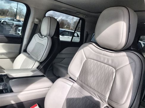 Used 2024 Lincoln Navigator L Black Label image 11