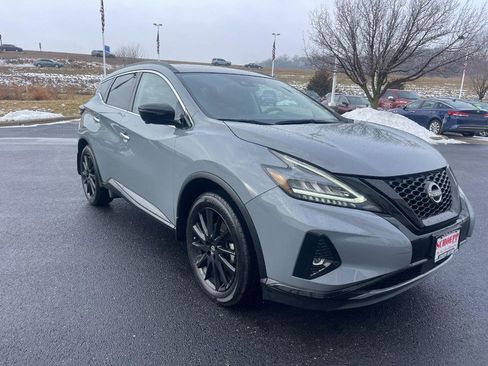 Used 2023 Nissan Murano SL image 2
