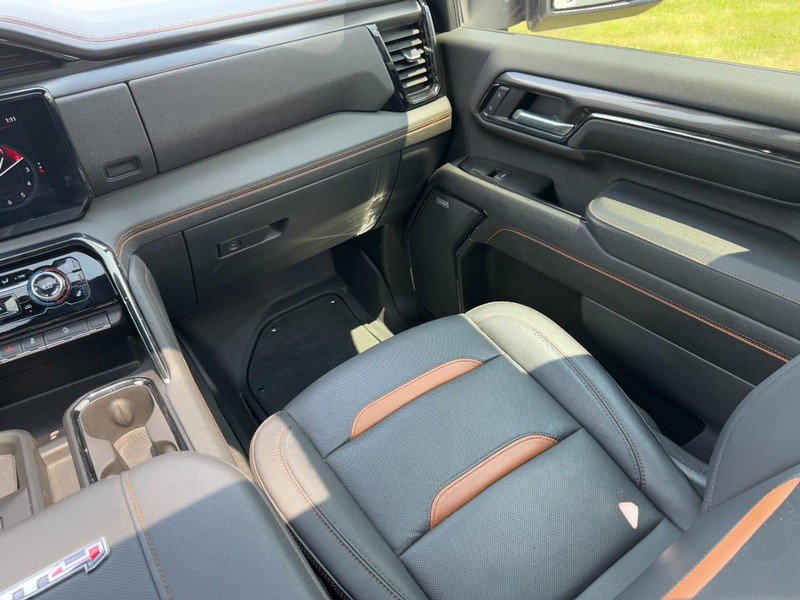 Used 2024 GMC Sierra 2500 AT4 w/ AT4 Premium Plus Package AWD/4WD image 16