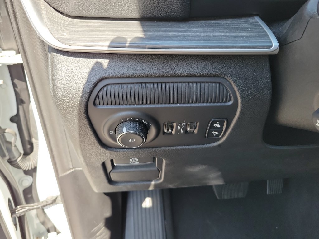 Used 2024 Jeep Wagoneer Series II AWD/4WD image 28