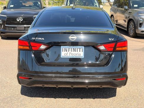 Used 2024 Nissan Altima 2.5 SV FWD image 5