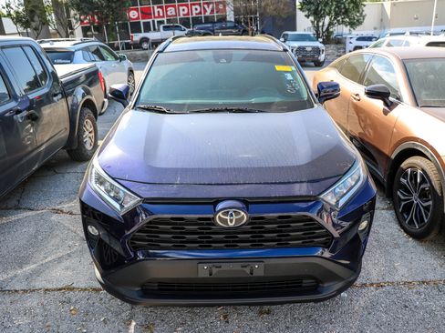 Used 2021 Toyota RAV4 XLE image 5