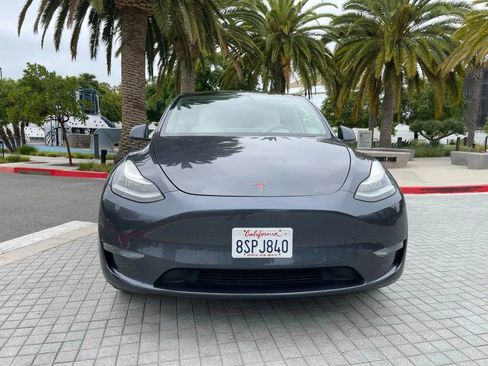 Used 2023 Tesla Model Y Long Range image 2