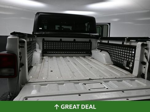 Used 2020 Jeep Gladiator Rubicon w/ Cold Weather Group AWD/4WD image 26