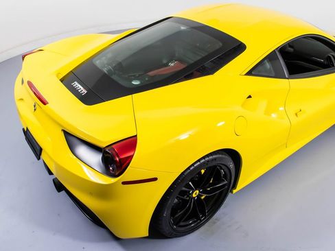 Certified 2019 Ferrari 488 GTB RWD image 19