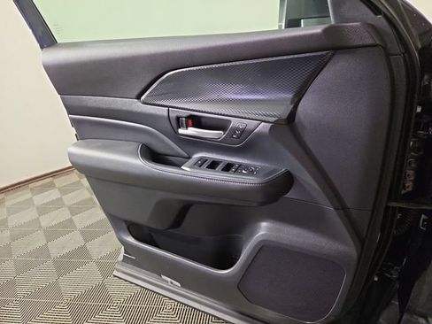 Used 2025 Toyota Grand Highlander AWD Hybrid image 31