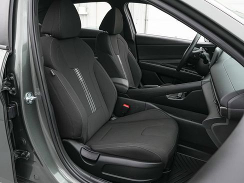 Used 2025 Hyundai Elantra Sport FWD image 20
