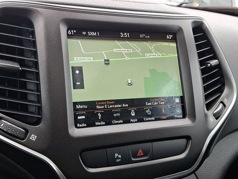 Used 2019 Jeep Cherokee Trailhawk w/ Comfort/Convenience Group AWD/4WD image 22