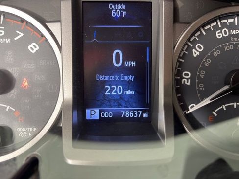 Certified 2017 Toyota Tacoma SR5 w/ Tow Package image 28