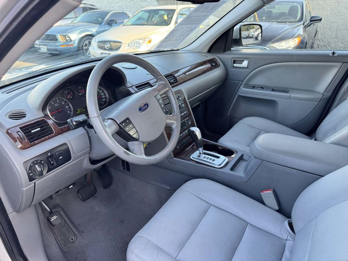 Used 2006 Ford Five Hundred SEL FWD image 30